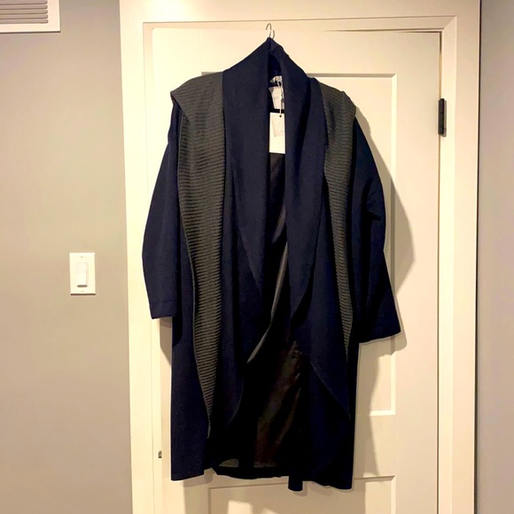 Sosken Studios drapey coat in size 3. Oversized fit. Super unique detailing!